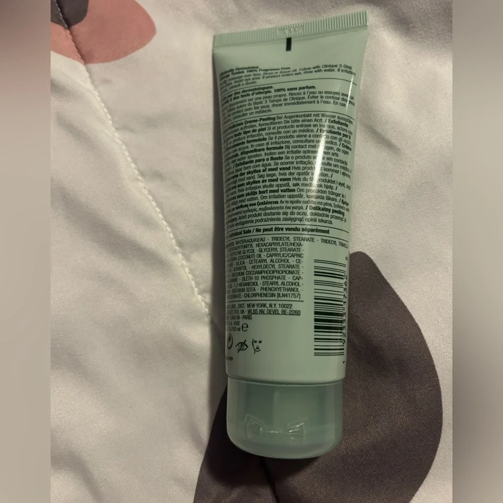 Clinique 7 day scrub cream rinse-off formula - Picture 3 of 6